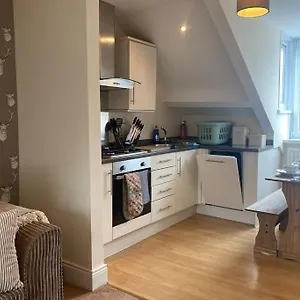 Upper 2 Bedroom In The Heart Of Jesmond Apartment Newcastle upon Tyne