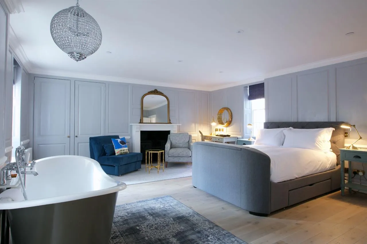 Eight Hotel Bath