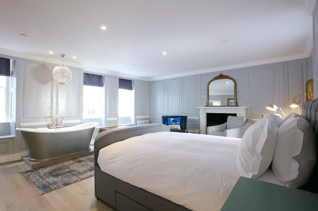 Eight Hotel Bath